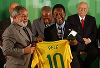 Brazilian presido Lula den Pelé in commemoration of 50 years since de first World Cup title Brazil win insyd 1958, for de Palácio do Planalto insyd Brasília, 2008