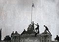 Estudiantes de la Universidad de Córdoba toman el edificio de la casa de estudios izando la bandera argentina en lugar de la del Vaticano que se encontraba hasta el momento. El suceso se enmarca en el movimiento de la Reforma Universitaria de 1918.