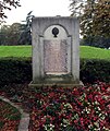 Monument commémorant le premier vol humain au bois de Boulogne à Paris