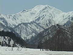 中ノ岳 (2085m)