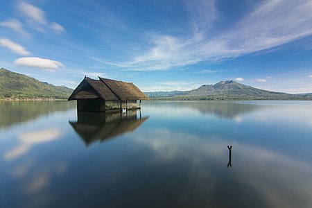 Danau Batur dari dekat.