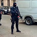 Un policier du GOSP durant une mission de protection.