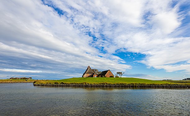 Kirchwarft (Hallig Hooge)/Hallig Hooge Photographer: Matthias Süßen