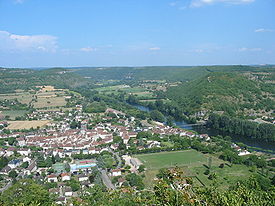 Vista de Cajarc e do rio Lot