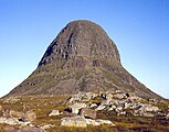 Blick von Nordwesten auf den Caisteal Liath, den höchsten Gipfel des Suilven