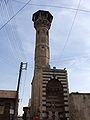 Minareto di stile ottomano della moschea Khosrofiye, nella città vecchia