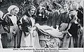 Le pardon de Saint-Nicodème : la boutique du marchand de cheveux (carte postale Émile Hamonic, vers 1900).