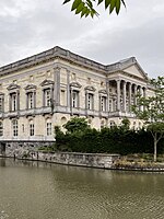 La façade arrière de l'ancien palais de justice, de la Recollettenlei.