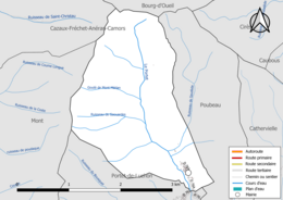 Carte en couleur présentant le réseau hydrographique de la commune