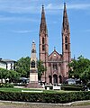 Die katholische Hauptkirche: St. Bonifatius, erbaut von Philipp Hoffmann am Luisenplatz