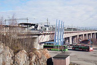 Bussar från Sörmlandstrafiken och SL vid Södertälje syd.