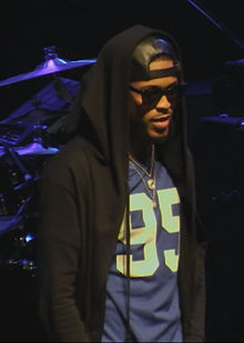 Alsina performing in 2015