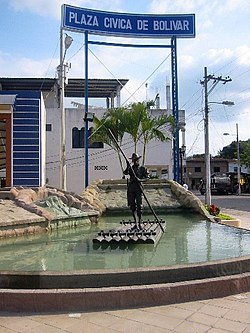 Monument "Balsero del Carrizal" in Calceta