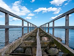 Une estacade sur la mer Baltique à Eckernförde, an Allemagne. Avril 2020.