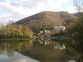 Hoteluri din Căciulata, văzute dinspre Olt