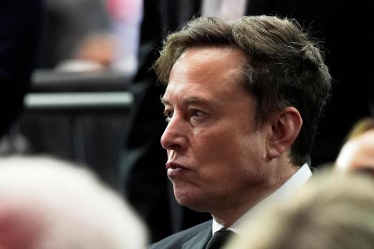 APTOPIX_Charlie_Kirk_Memorial_26860 Elon Musk attends a memorial for conservative activist Charlie Kirk, Sunday, Sept. 21, 2025, at State Farm Stadium in Glendale, Ariz. (AP Photo/Julia Demaree Nikhinson)
