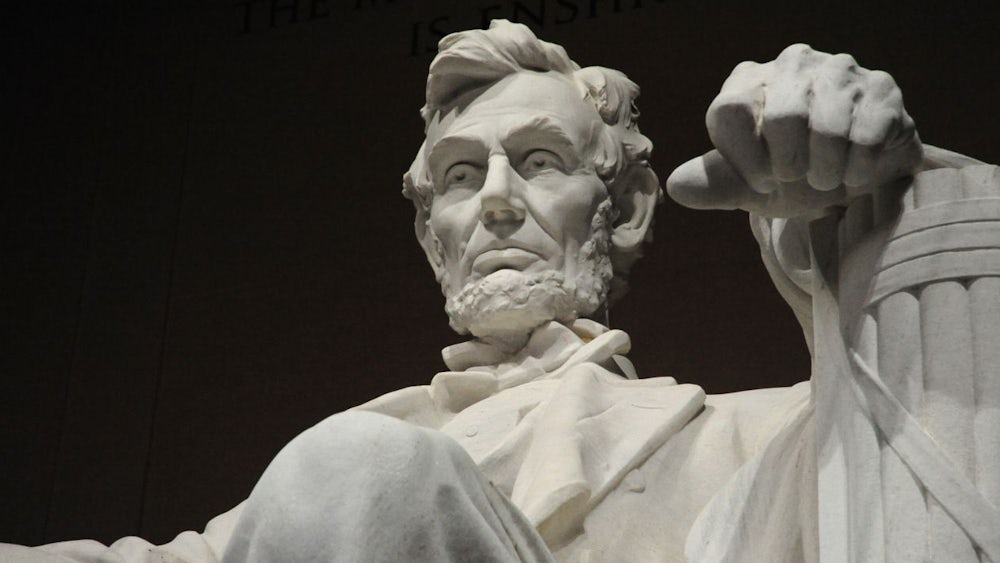 Vom damaligen US-Präsidenten Abraham Lincoln 1865 im Kongress durchgebracht, erst Im Februar 2013 in Mississippi ratifiziert: der 13. Zusatzartikel der Verfassung, der die Sklaverei abschaffte.